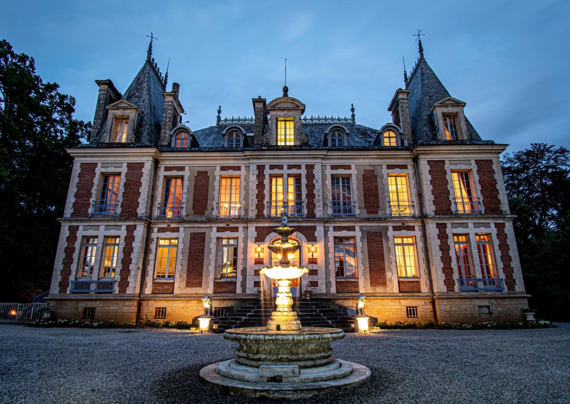 Chateau De Clinzeau Saint-Leger-de-Fougeret 外观 照片